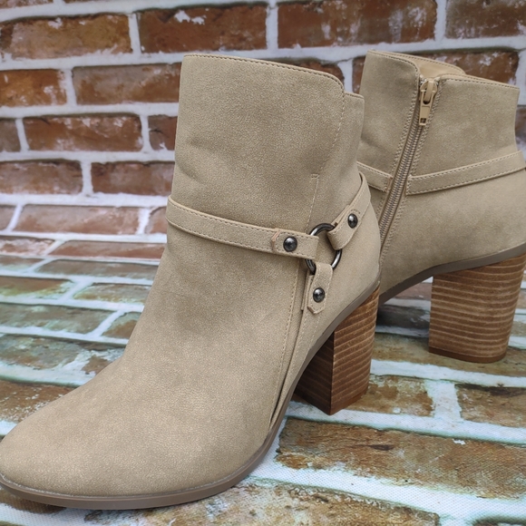 Marka Taupe tan Nubuck Ankle Booties boots 8.5 - Picture 2 of 8